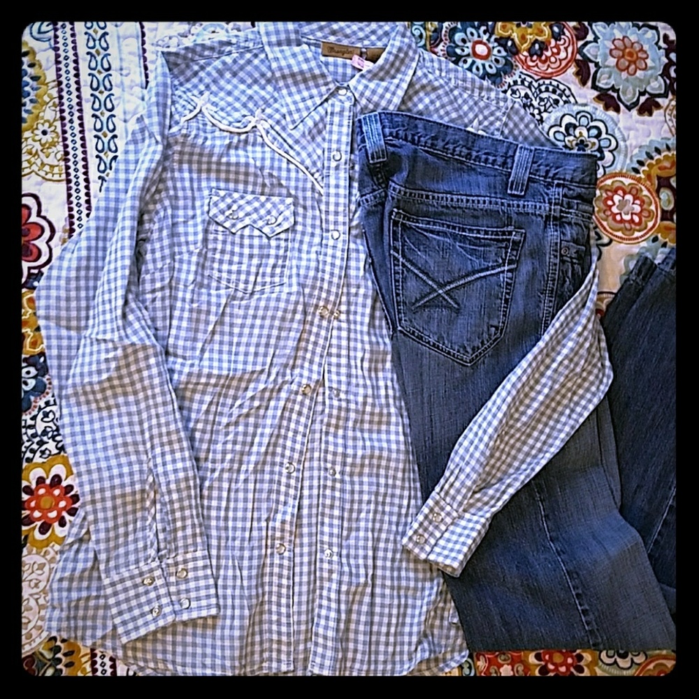 Women's wrangled pearlsnap